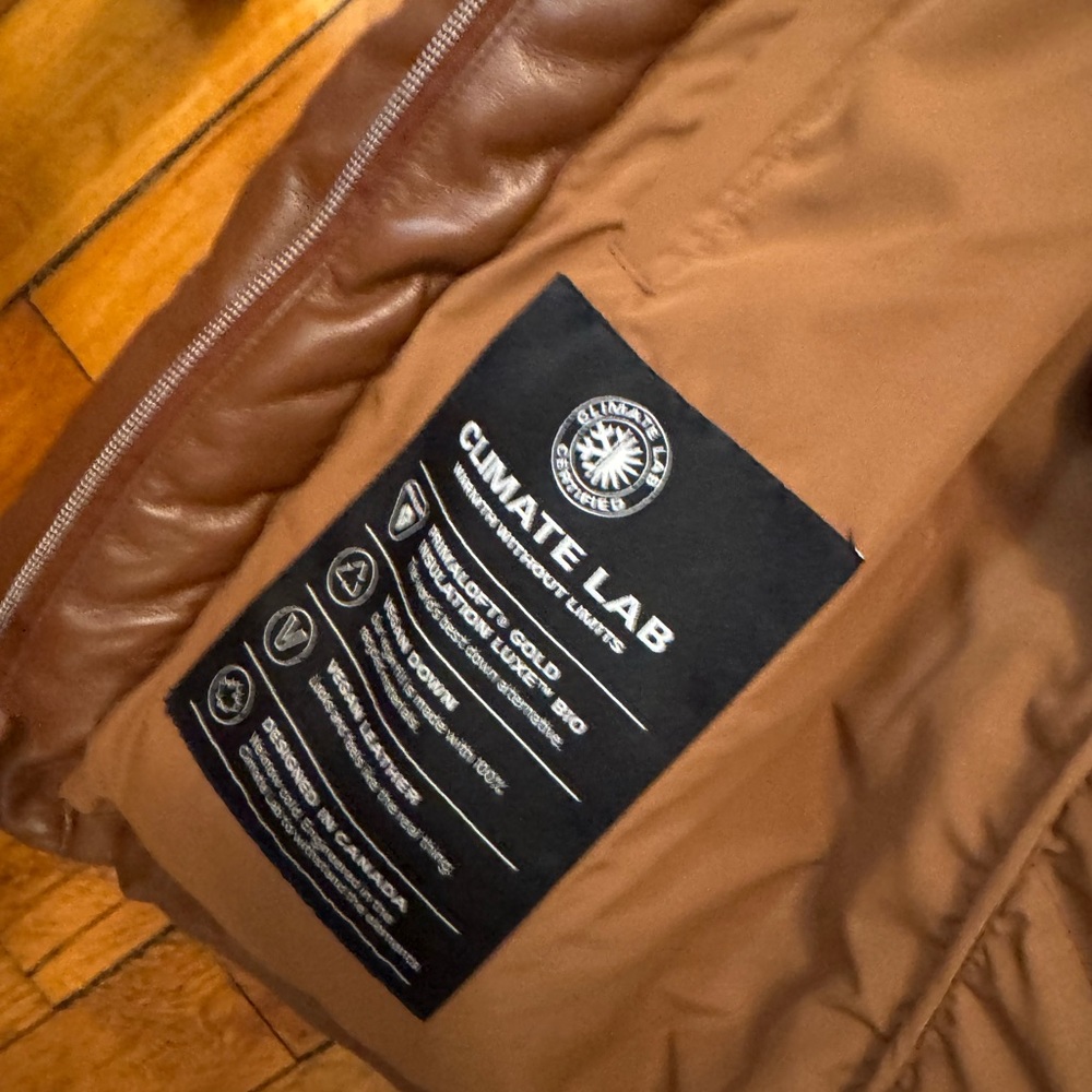 Aritzia Wilfred Cloud Puff Vegan Leather in Cognac - Picture 4 of 8